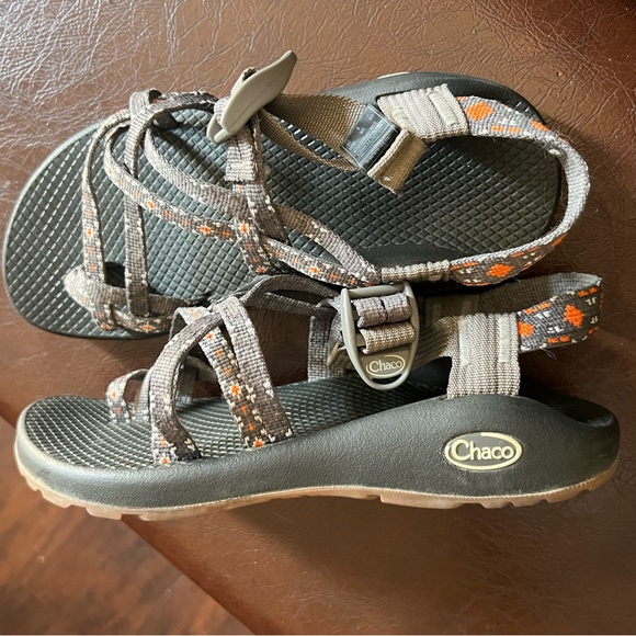 Chacos size 7 - Picture 2 of 5
